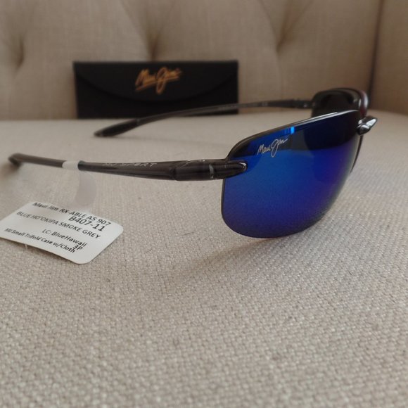 Maui Jim HO'OKIPA - Translucent Smoke Grey Frame w/ Blue Hawaii Lens - Picture 6 of 12